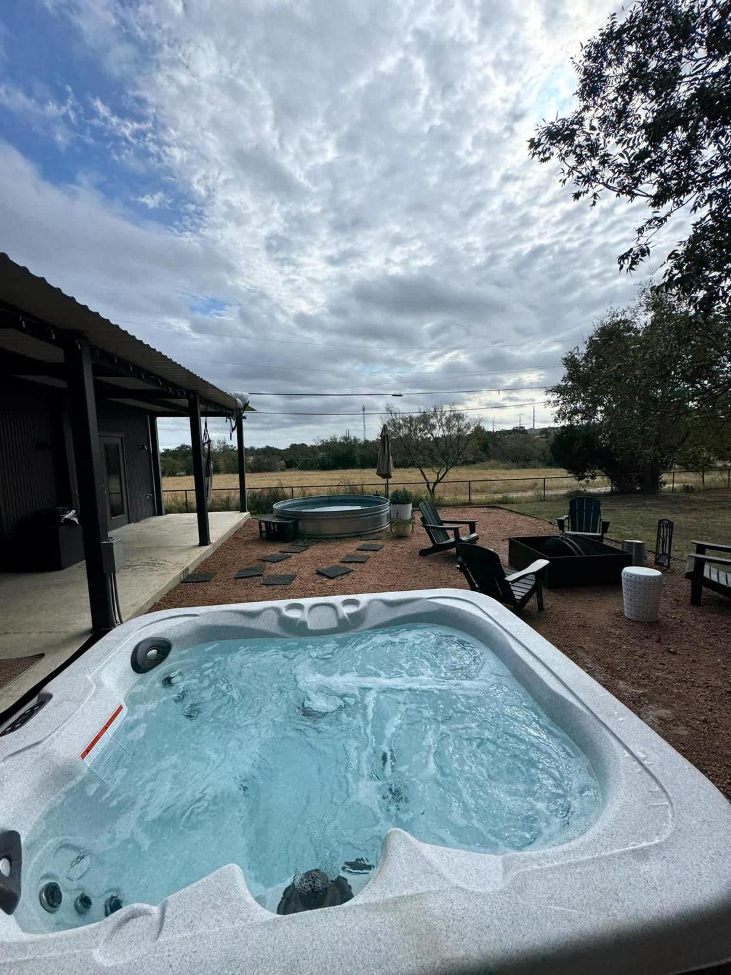 Container Haus Pet Friendly With Cowboy Pool Villa Fredericksburg Buitenkant foto