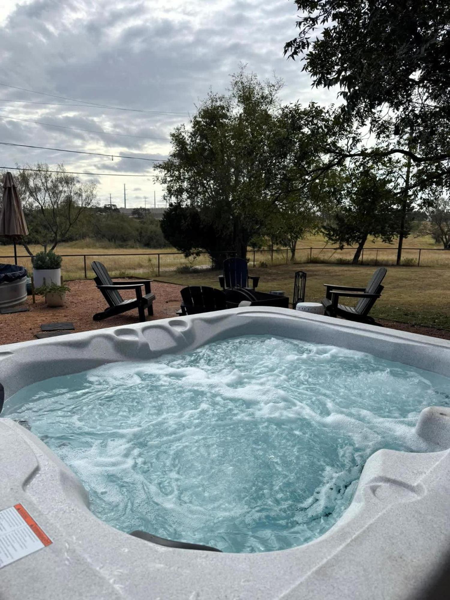 Container Haus Pet Friendly With Cowboy Pool Villa Fredericksburg Buitenkant foto