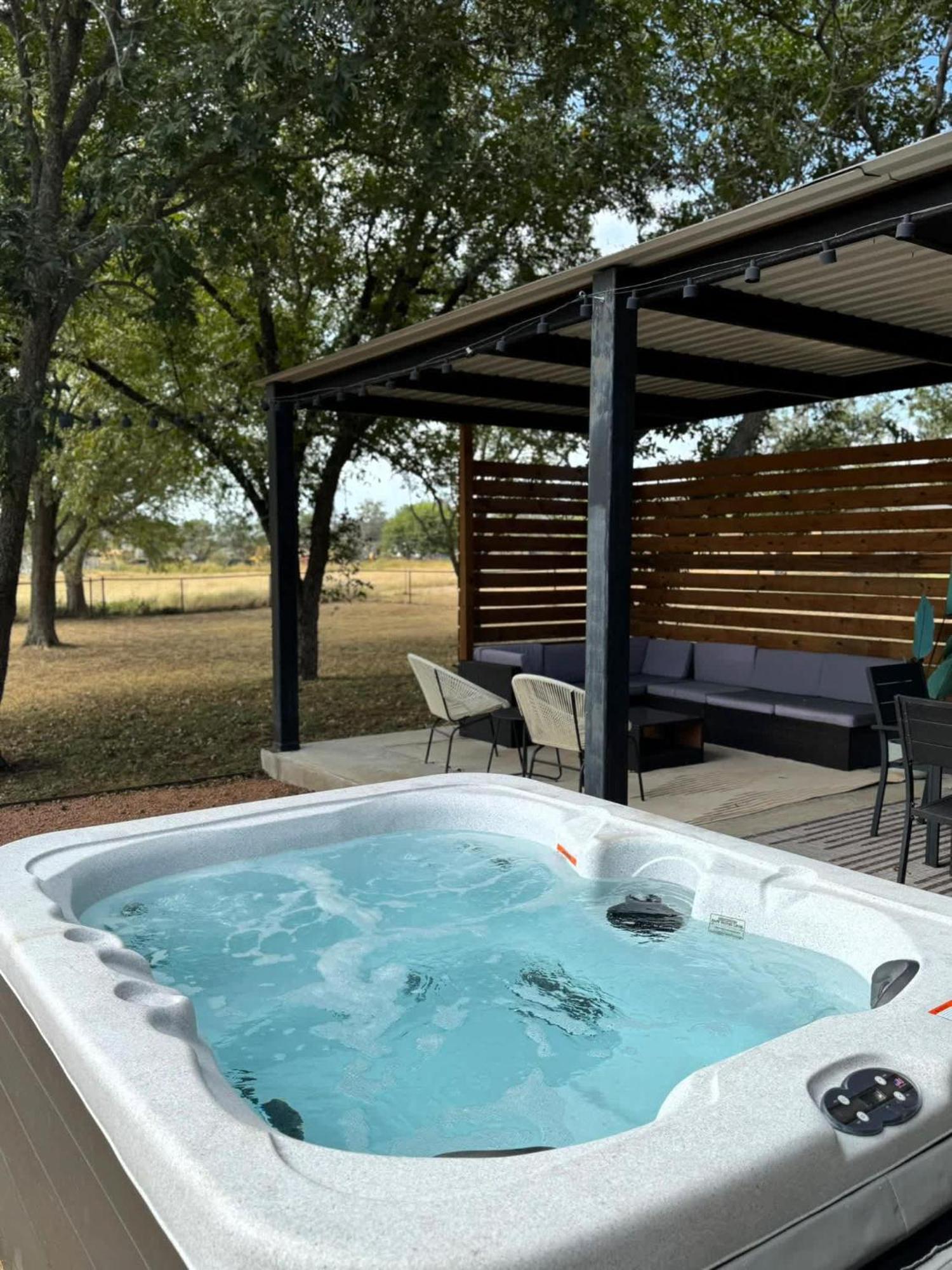 Container Haus Pet Friendly With Cowboy Pool Villa Fredericksburg Buitenkant foto